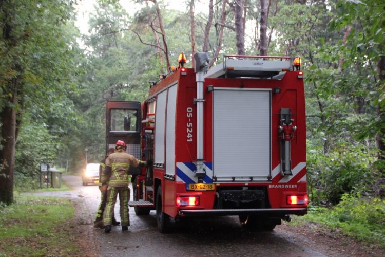 Boom waait om Winkelbergweg brandweer 