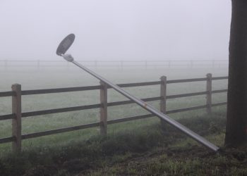 Vernieling lichtmasten parallelweg politie 