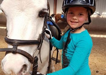 Beurs Ruiter- en paardenspullen voor goede doel van start snorrewind 
