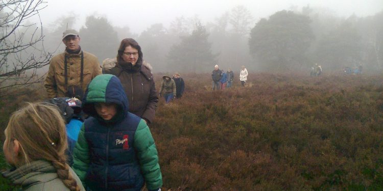 HoltensNieuws.nl Donderdag 26 oktober. Gezinswandeling, broodjes bakken en kastanjes poffen Donderdag 26 oktober. Gezinswandeling, broodjes bakken en kastanjes poffen