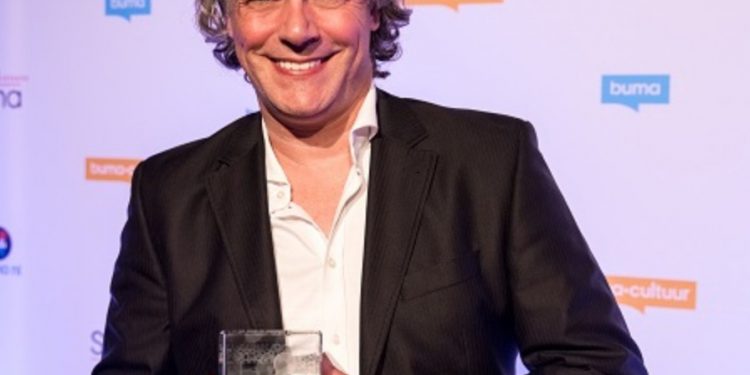 HoltensNieuws.nl Edwin van Hoevelaak ontvangt de Hollandse Meesters Award Edwin van Hoevelaak ontvangt de Hollandse Meesters Award