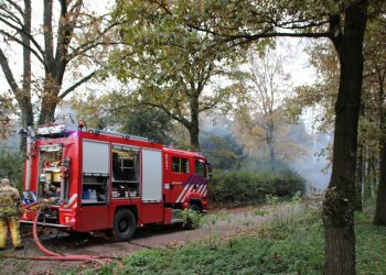 Brand buitenverblijf op camping de Holterberg brandweer 