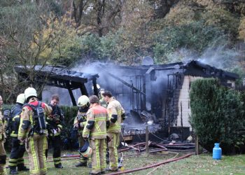 Brand buitenverblijf op camping de Holterberg brandweer 