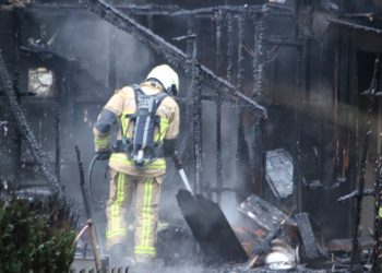 Brand buitenverblijf op camping de Holterberg brandweer 