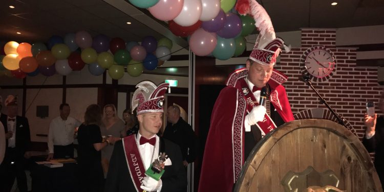 Prins Poemba de Boergondiër nieuwe prins CV de Fienpreuvers fienpreuvers carnaval bonte paard 