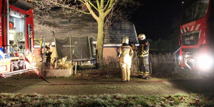Schoorsteenbrand aan de Vagevuursweg Haarle brandweer 