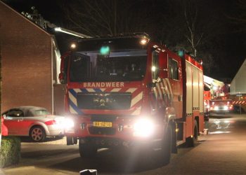 Schoorsteenbrand bij woning van Holtenserf brandweer 