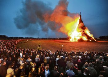 Dijkerhoek wint paasvuurwedstrijd 2016 paasvuur espelo dijkerhoek beuseberg 