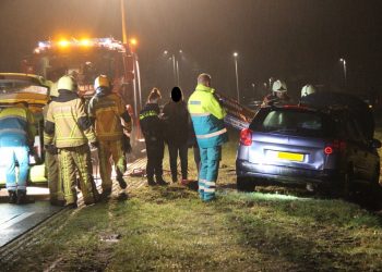 Gewonde bij kopstaart botsing Rijssenseweg brandweer 