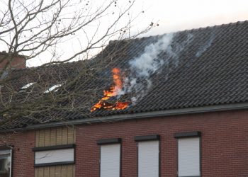 Brandweer Holten helpt bij grote brand in Rijssen brandweer 