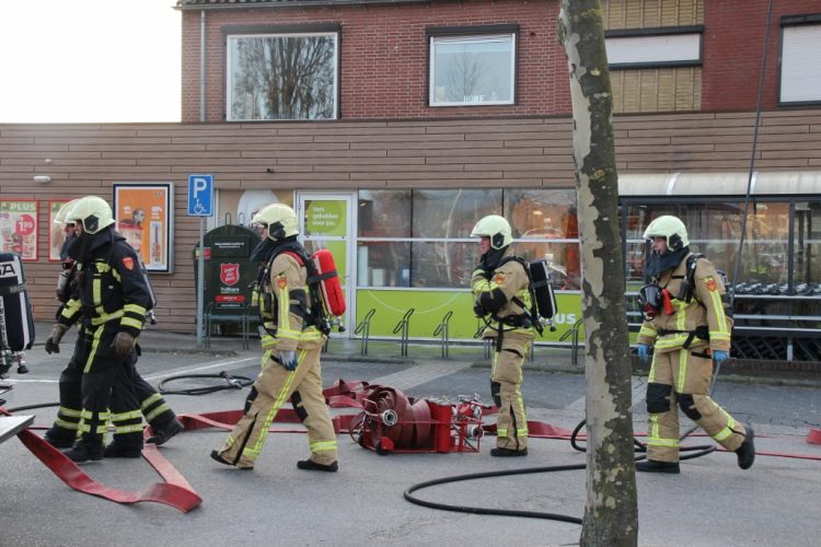 Brandweer Holten helpt bij grote brand in Rijssen brandweer 