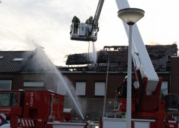 Brandweer Holten helpt bij grote brand in Rijssen brandweer 