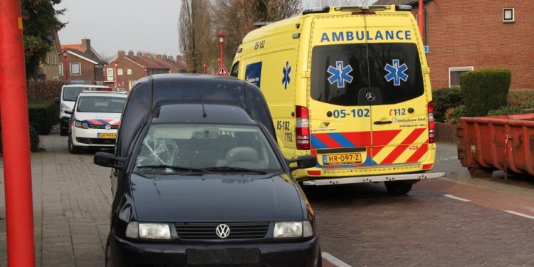 Ongeval tussen bestelauto en fietser kruising Kolweg / Bergmanstraat aanrijding 