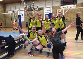 Eenvoudige winst voor dames 3 mintonette 