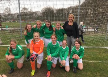 Haarschool meiden winnen schoolvoetbal beker voetbal haarschool 
