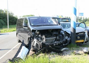 Verkeersongeval  Langstraat te Holten politie aanrijding 