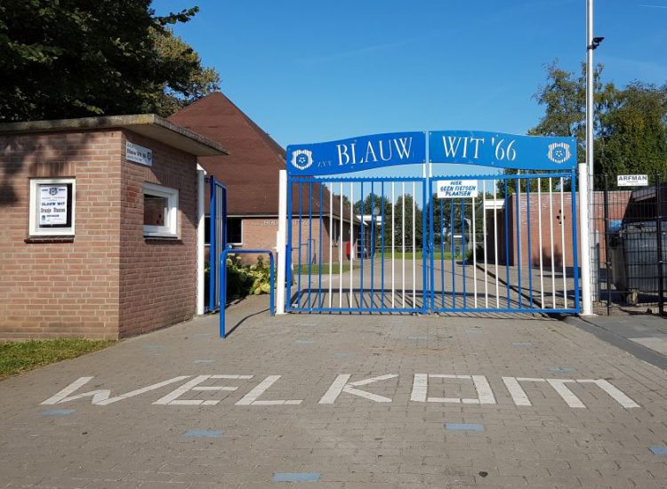 Schrijf je nu in voor het straatvoetbaltoernooi blauwwit 