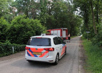 Gaslek bij oprit bungalowpark aan de Wildweg brandweer 