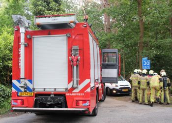 Gaslek bij oprit bungalowpark aan de Wildweg brandweer 