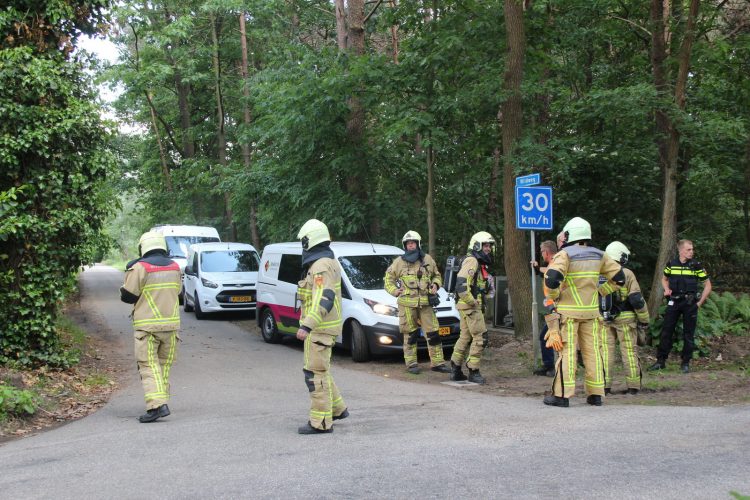 Gaslek bij oprit bungalowpark aan de Wildweg brandweer 