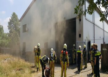 Brand in meterkast van bedrijfsverzamelgebouw in Holten brandweer 