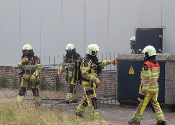 Brand in meterkast van bedrijfsverzamelgebouw in Holten brandweer 