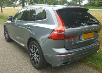 Kop-staartbotsing met drie voertuigen op de N332 