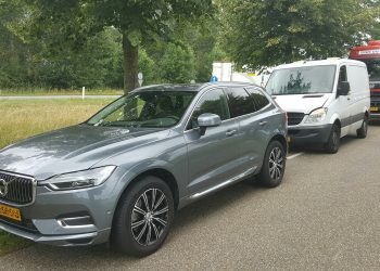 Kop-staartbotsing met drie voertuigen op de N332 