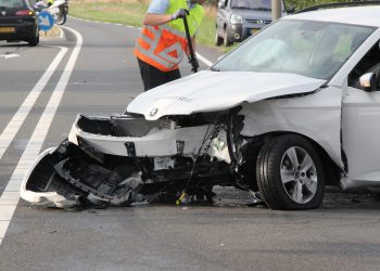 Twee gewonden bij ongeval N332 Deventerweg politie 