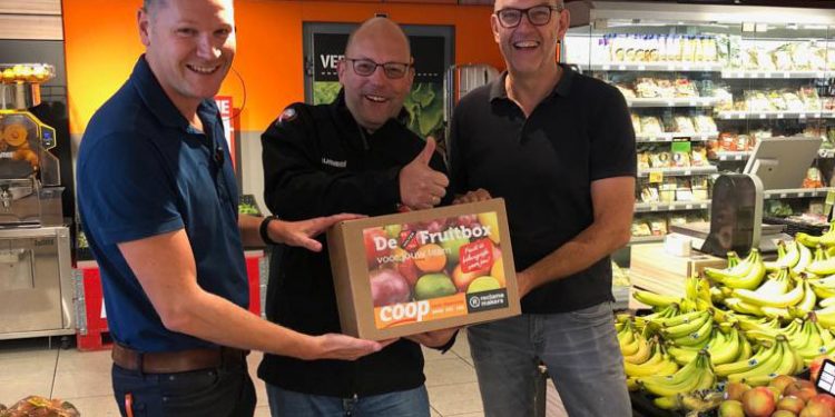 HoltensNieuws.nl Voortzetting gezonde samenwerking V.V. Holten, COOP Leon Haanstra en Reclamemakers Voortzetting gezonde samenwerking V.V. Holten, COOP Leon Haanstra en Reclamemakers