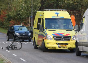 Fietser ernstig gewond Rijssenseweg 