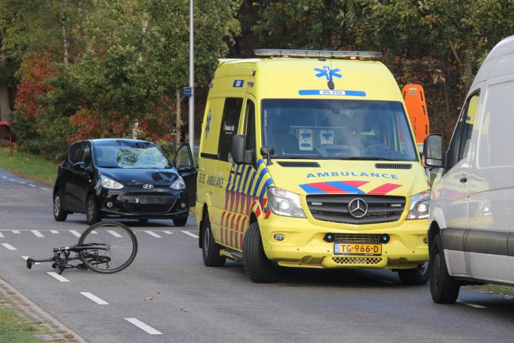 Fietser ernstig gewond Rijssenseweg 