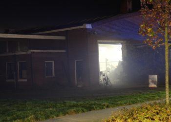 Carnavalswagen in brand brandweer 