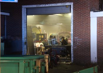 Carnavalswagen in brand brandweer 