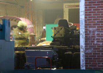 Carnavalswagen in brand brandweer 