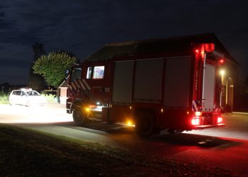 Brandweer forceert wc deur brandweer 