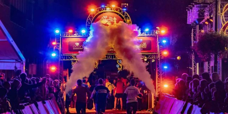 HoltensNieuws.nl Een spectaculaire editie met primeurs en sensatie Een spectaculaire editie met primeurs en sensatie