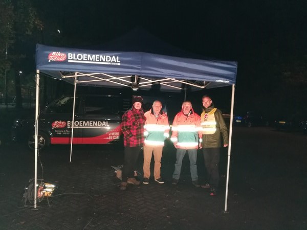 Zeer geslaagde fietsverlichtingsactie V.V. Holten en Biketotaal Bloemendal vvholten 