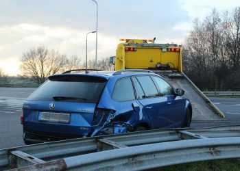 Opnieuw flink ongeval op de kruising afrit A1 en N332 aanrijding 
