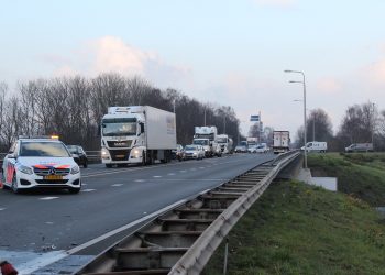 Opnieuw flink ongeval op de kruising afrit A1 en N332 aanrijding 