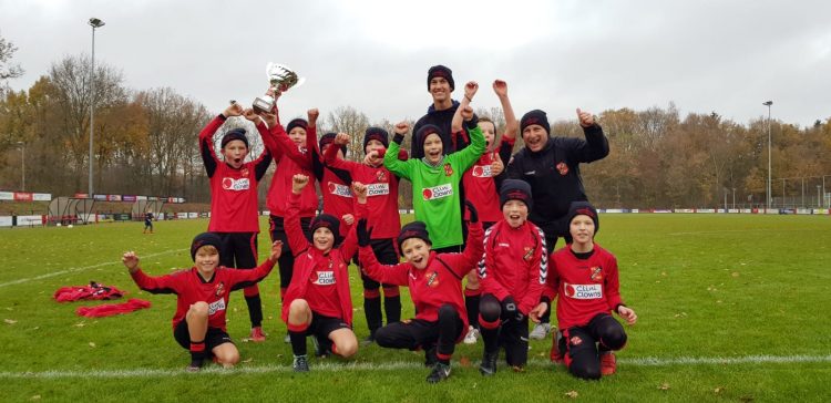 V.V. Holten JO11-1 kampioen vvholten 