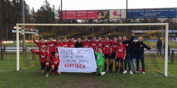V.V. Holten JO17-1 kampioen 