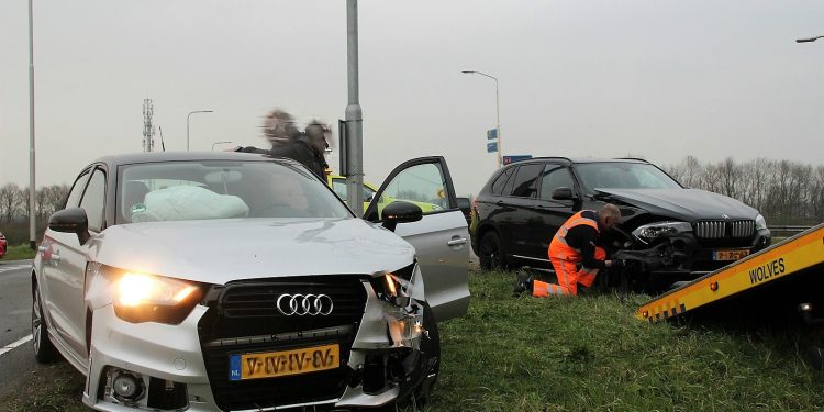 Verkeersoverlast door ongeval afrit A1 en N332 aanrijding 