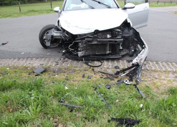 Gewonde bij ongeval met twee auto's 