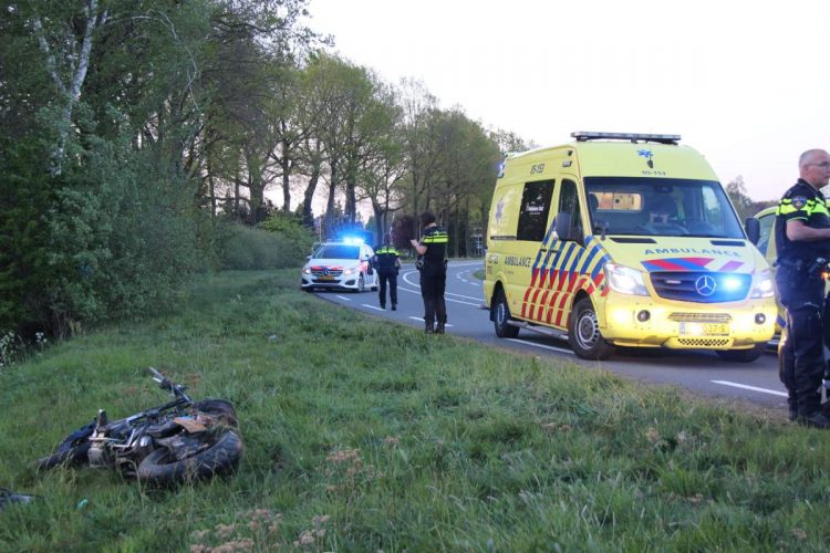 Motorrijder zwaar gewond op Rijssenseweg politie 