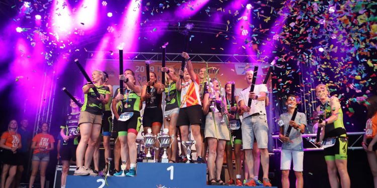 Jessie Muller tweemaal in de prijzen op Olympic Distance, Stefan Pekkeriet voor het eerst Holtens kampioen triathlon muller 