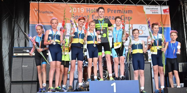Groot Bronsvoort en Zwienenberg winnaars op de Vivera Run triathlon 