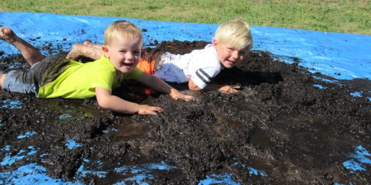 Modderdag bij Dribbel liezenboerderij 
