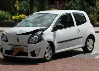 Gewonde bij ongeval tussen twee auto's de Kol aanrijding 