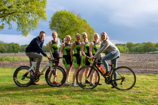 Damesteam Triathlon Team Holten succesvol van start! triathlon 